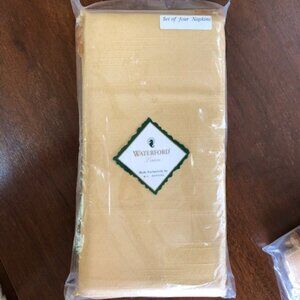 WATERFORD Linens Shanghai Gold Leaf Beaded Napkins 4